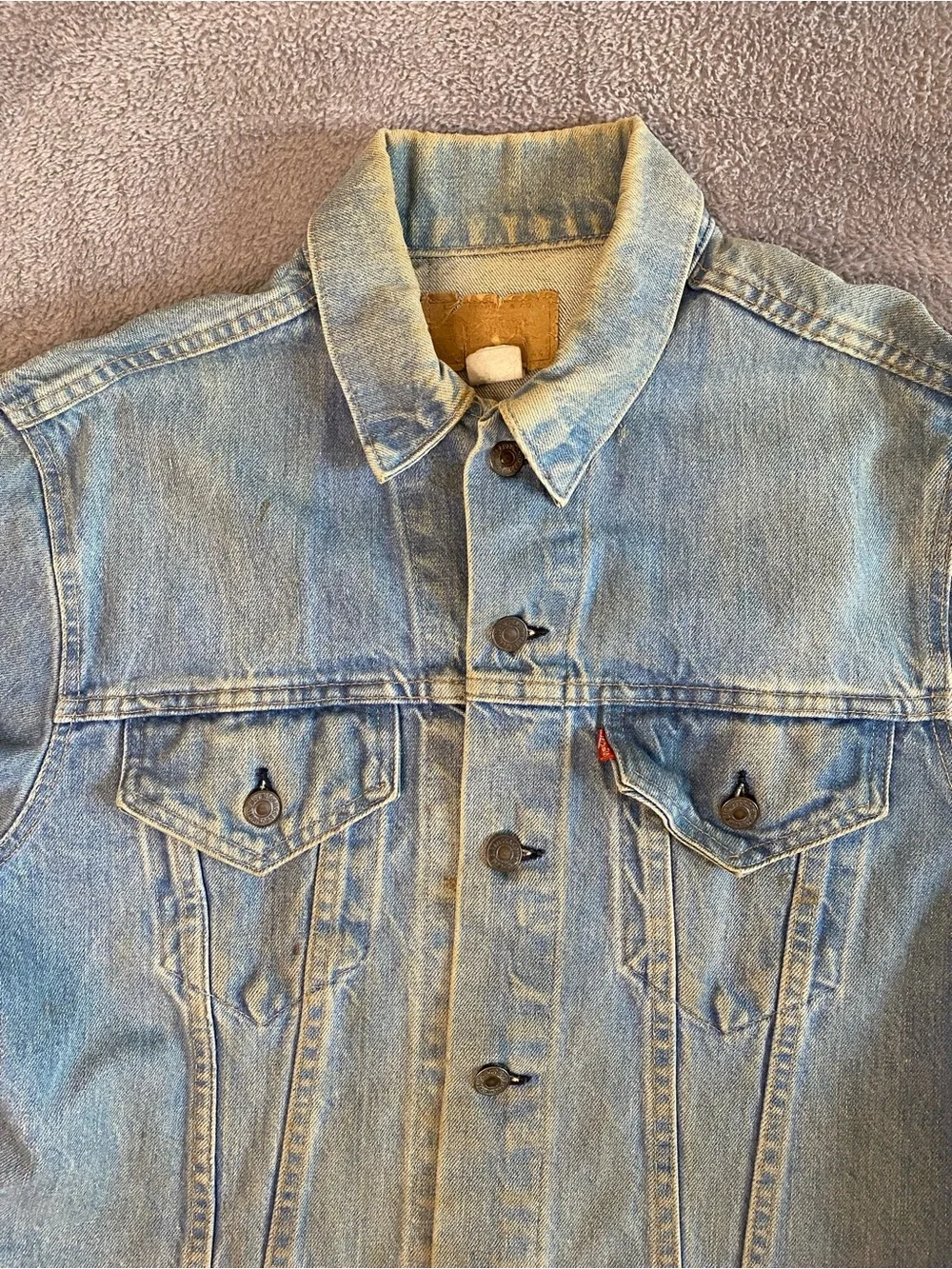 VTG Levi's Light-Wash Denim Trucker Jacket Sz 44 Red Tab 80s-90s Distressed Worn